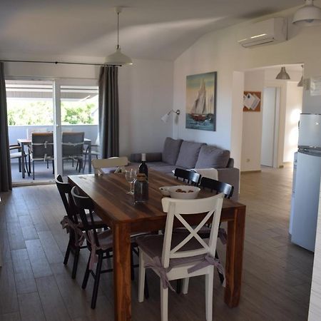 Apartments Mondo Vir Exterior photo