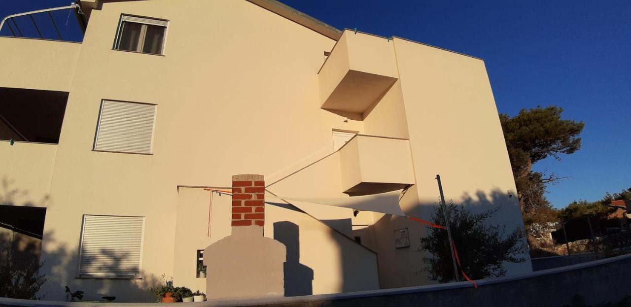 Apartments Mondo Vir Exterior photo