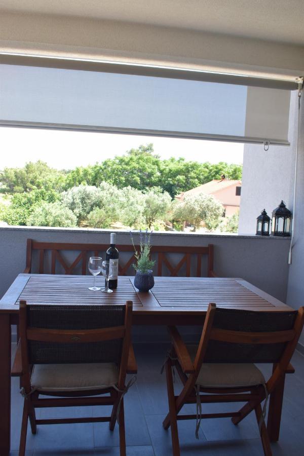 Apartments Mondo Vir Exterior photo